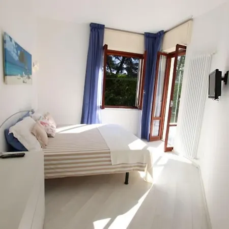 Steps From The Sea Apartment *